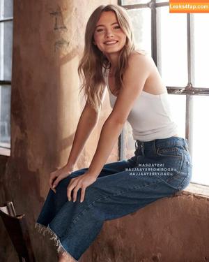 Freya Allan photo #0486