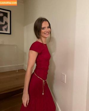 Freya Allan photo #0689