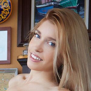 Freya Mayer photo #0011