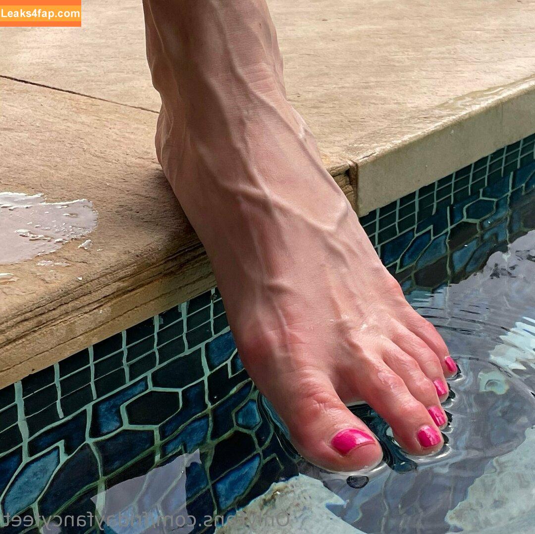 fridayfancyfeet / wonton_andfriends leaked photo photo #0010