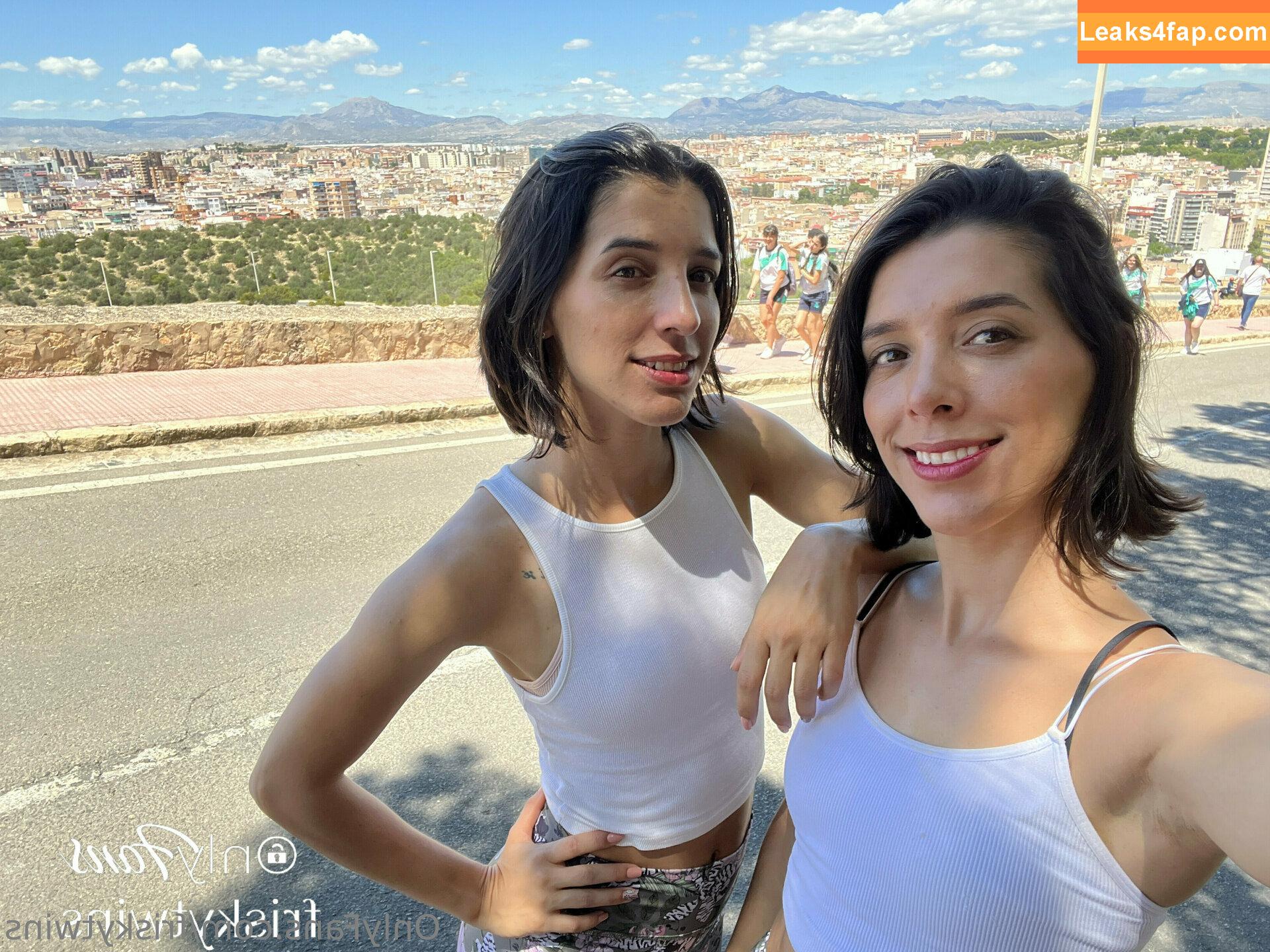 Frisky Twins / FriskyAna / FriskyIsa / frisky_ana / friskytwins leaked photo photo #0054