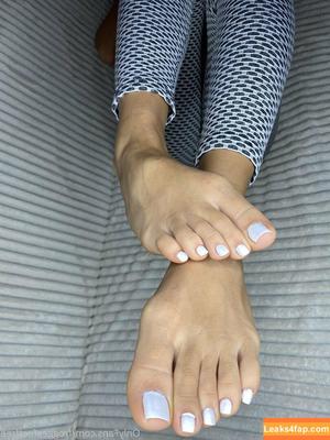 froggeefeetfree photo #0005