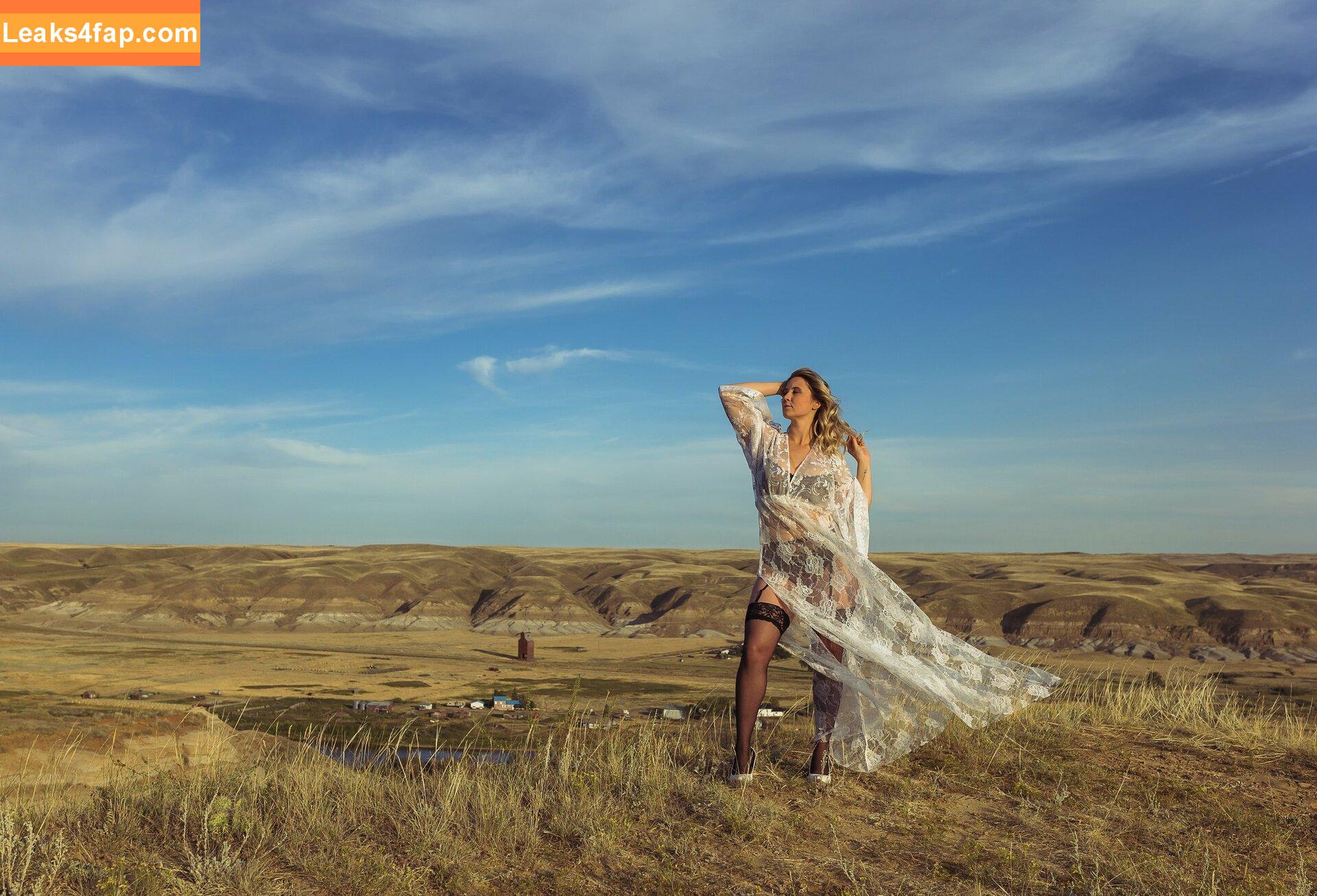 fullerbustbestie / Lynn St. Jean / Saterra leaked photo photo #0101