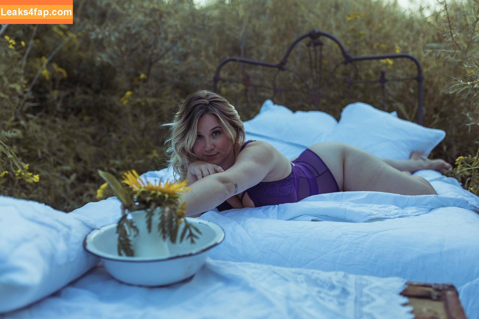 fullerbustbestie / Lynn St. Jean / Saterra leaked photo photo #0120