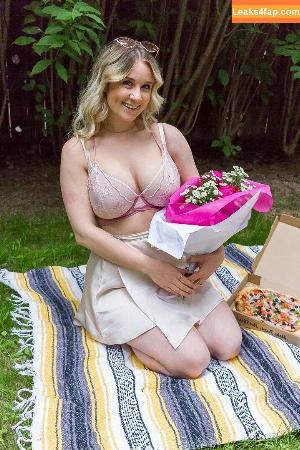 fullerbustbestie фото #0039