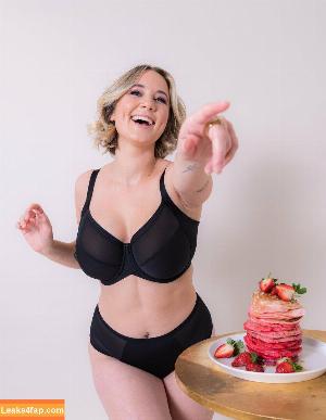 fullerbustbestie фото #0085