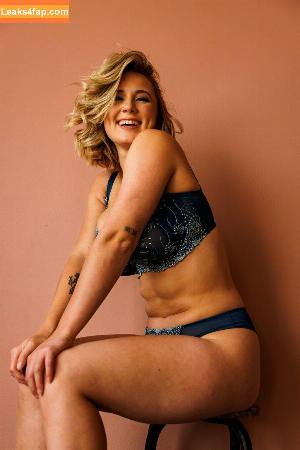 fullerbustbestie фото #0140