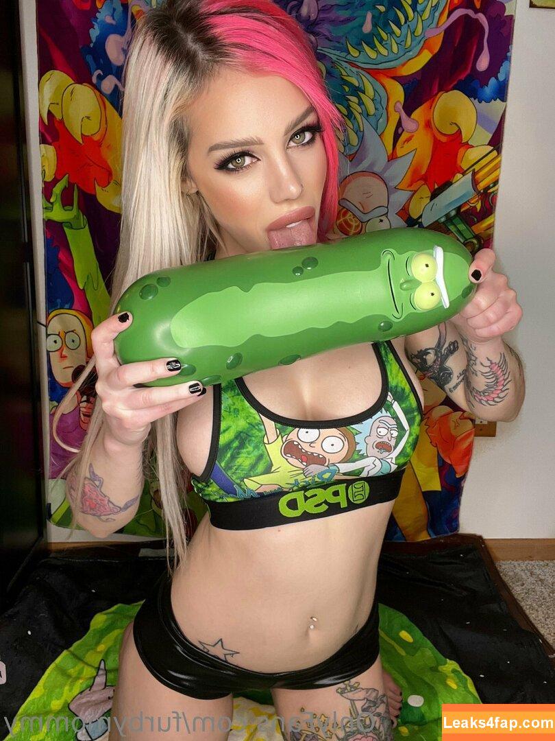 furbymommy / averyofficial / furbymoms / furbyprincess / thepoptartprincess leaked photo photo #0081