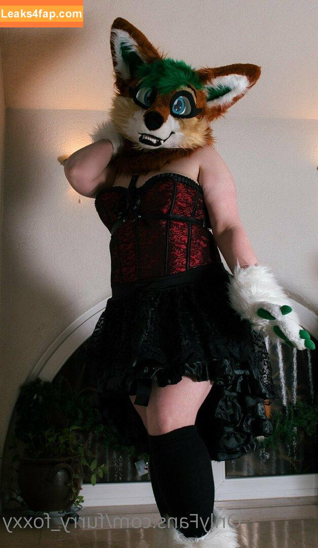 furry_foxxy / fluffy_axofox leaked photo photo #0024