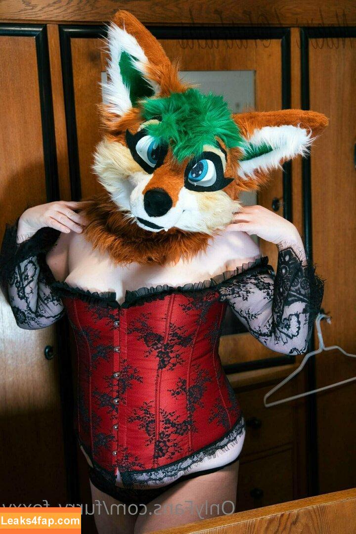 furry_foxxy / fluffy_axofox leaked photo photo #0037