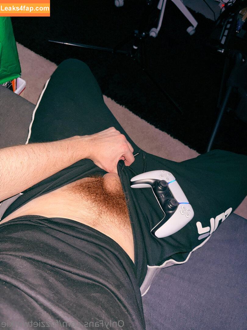 fuzzietwinkie /  leaked photo photo #0007