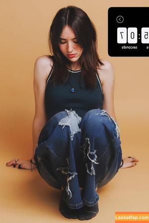 Gabriela Bee photo #0127