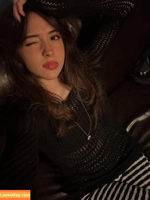 Gabriela Bee photo #0143