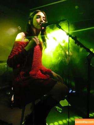 Gabriela Bee photo #0146