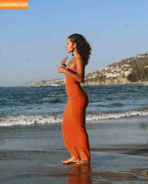 Gabriella Saraivah photo #0068