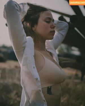 Gal Faktor photo #0022