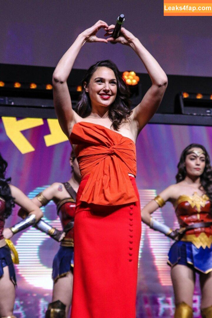 Gal Gadot / gal_gadot / https: / inked_hriss leaked photo photo #0007