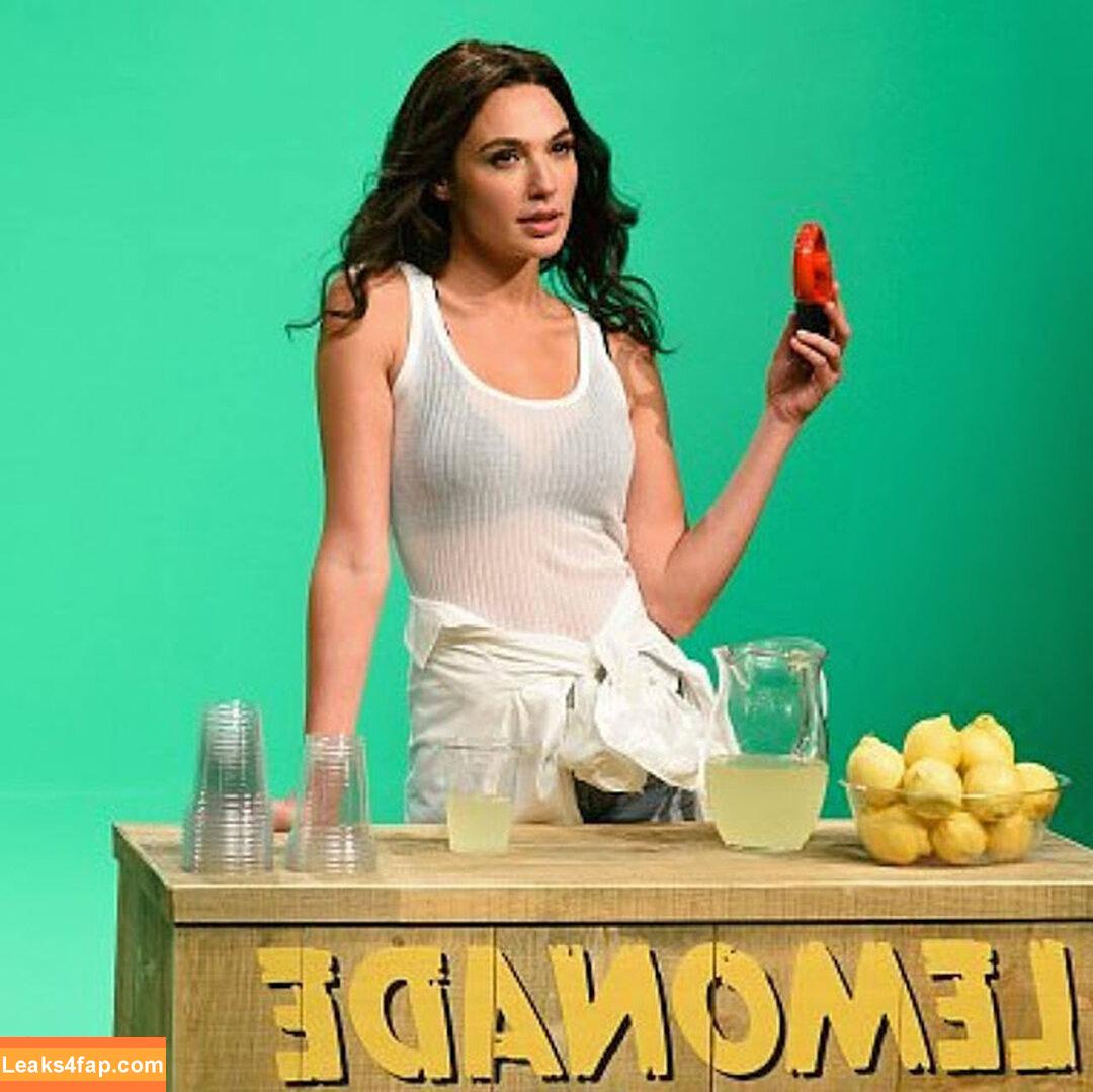 Gal Gadot / gal_gadot / https: / inked_hriss leaked photo photo #0020