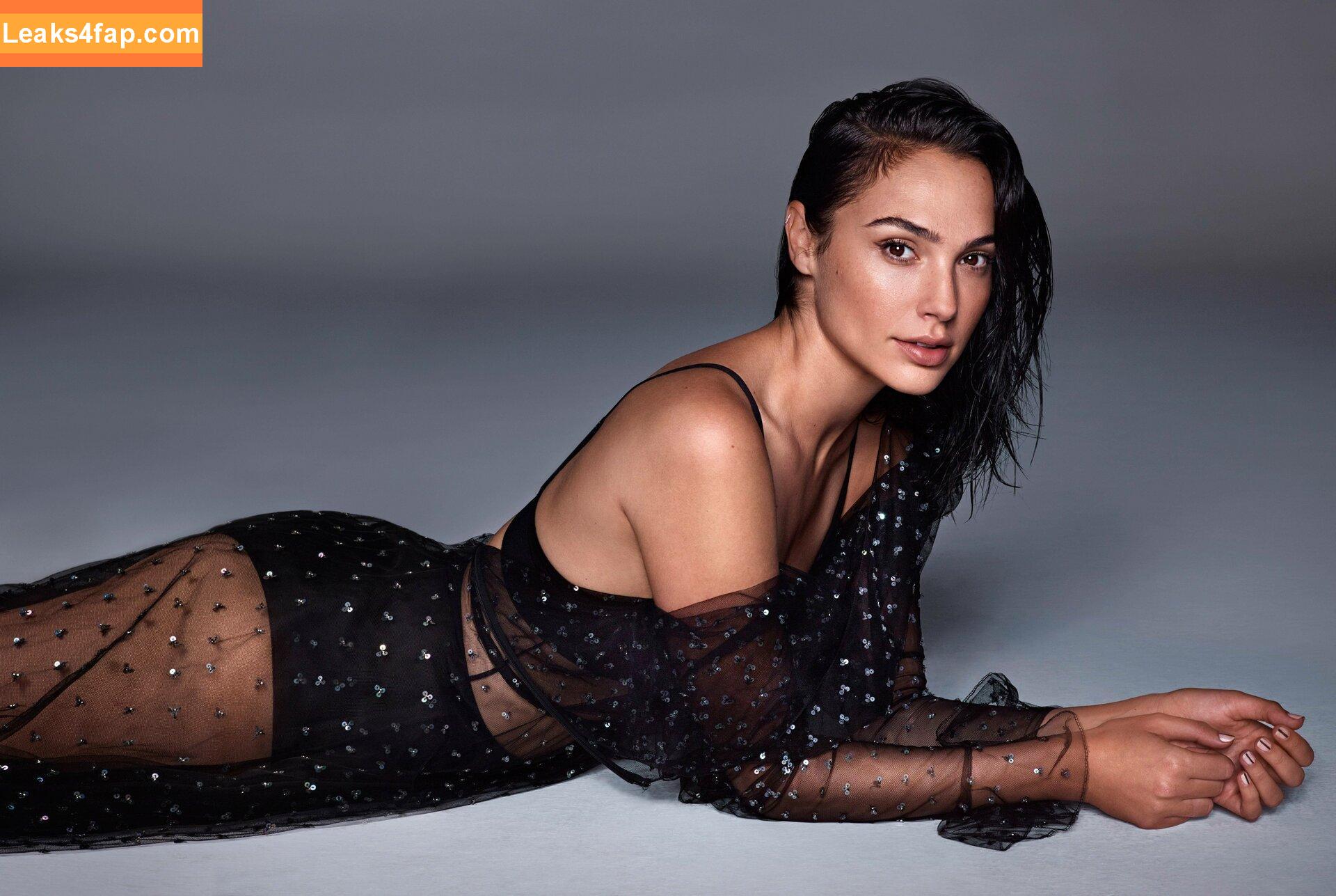 Gal Gadot / gal_gadot / https: / inked_hriss leaked photo photo #0048