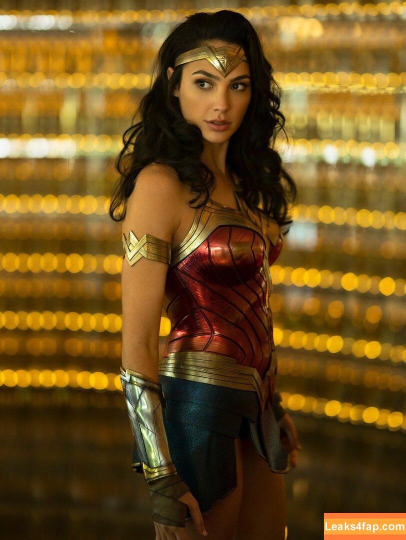 Gal Gadot / gal_gadot / https: / inked_hriss leaked photo photo #0070