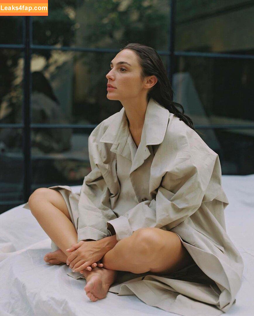 Gal Gadot / gal_gadot / https: / inked_hriss leaked photo photo #0133