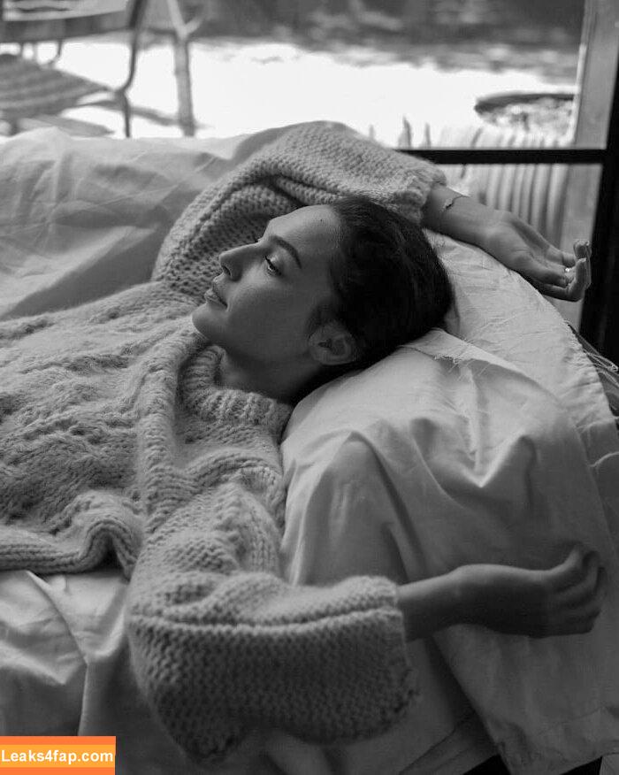 Gal Gadot / gal_gadot / https: / inked_hriss leaked photo photo #0227