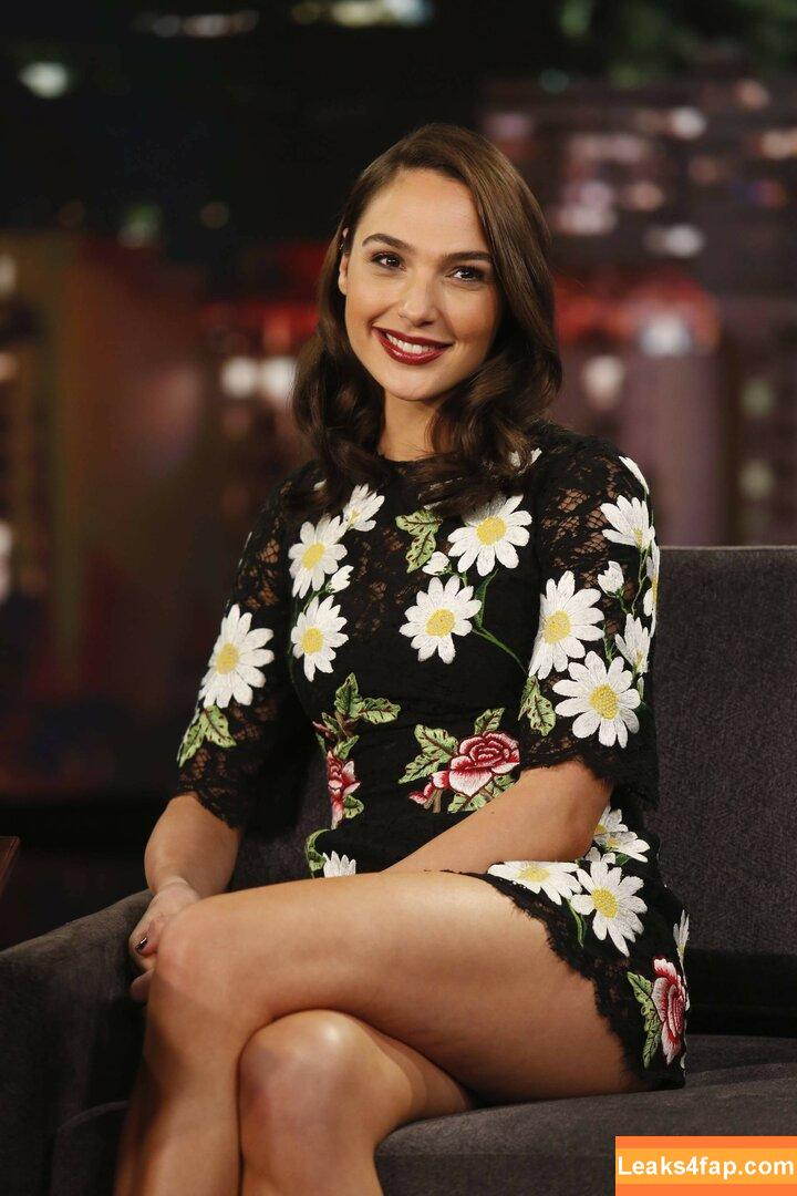 Gal Gadot / gal_gadot / https: / inked_hriss leaked photo photo #0228