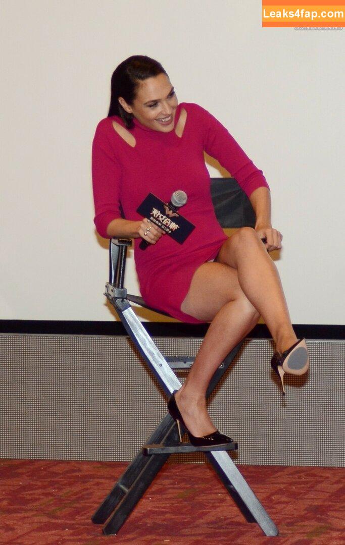 Gal Gadot / gal_gadot / https: / inked_hriss leaked photo photo #0231