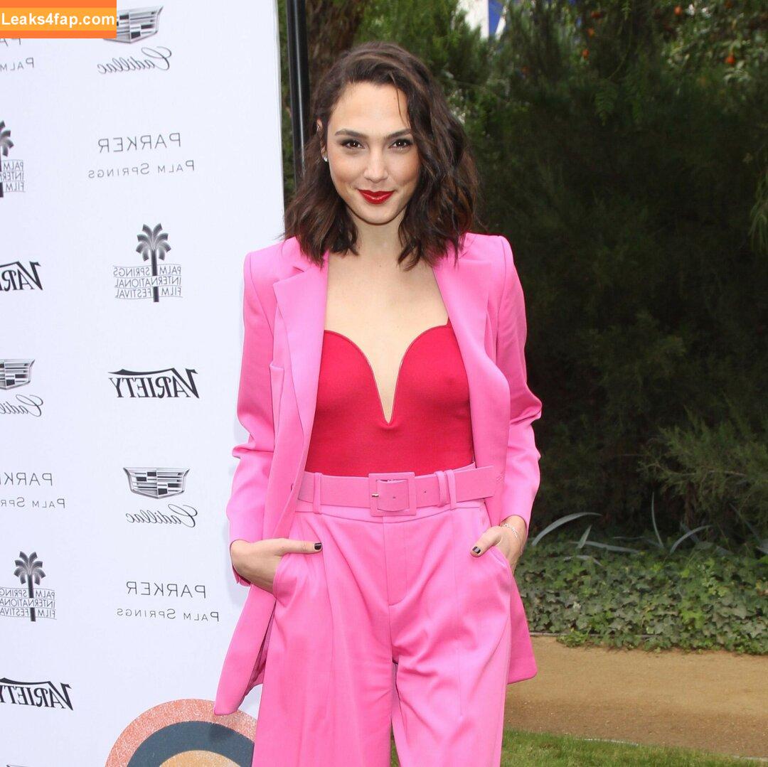 Gal Gadot / gal_gadot / https: / inked_hriss leaked photo photo #0245