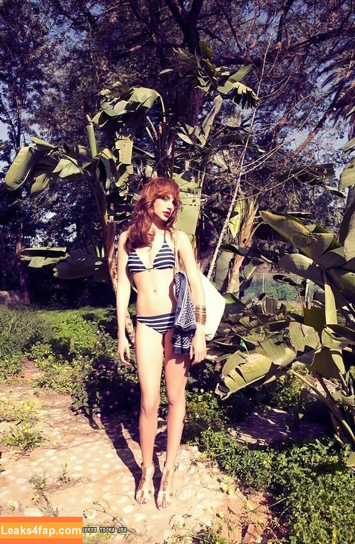 Gal Gadot / gal_gadot / https: / inked_hriss leaked photo photo #0278