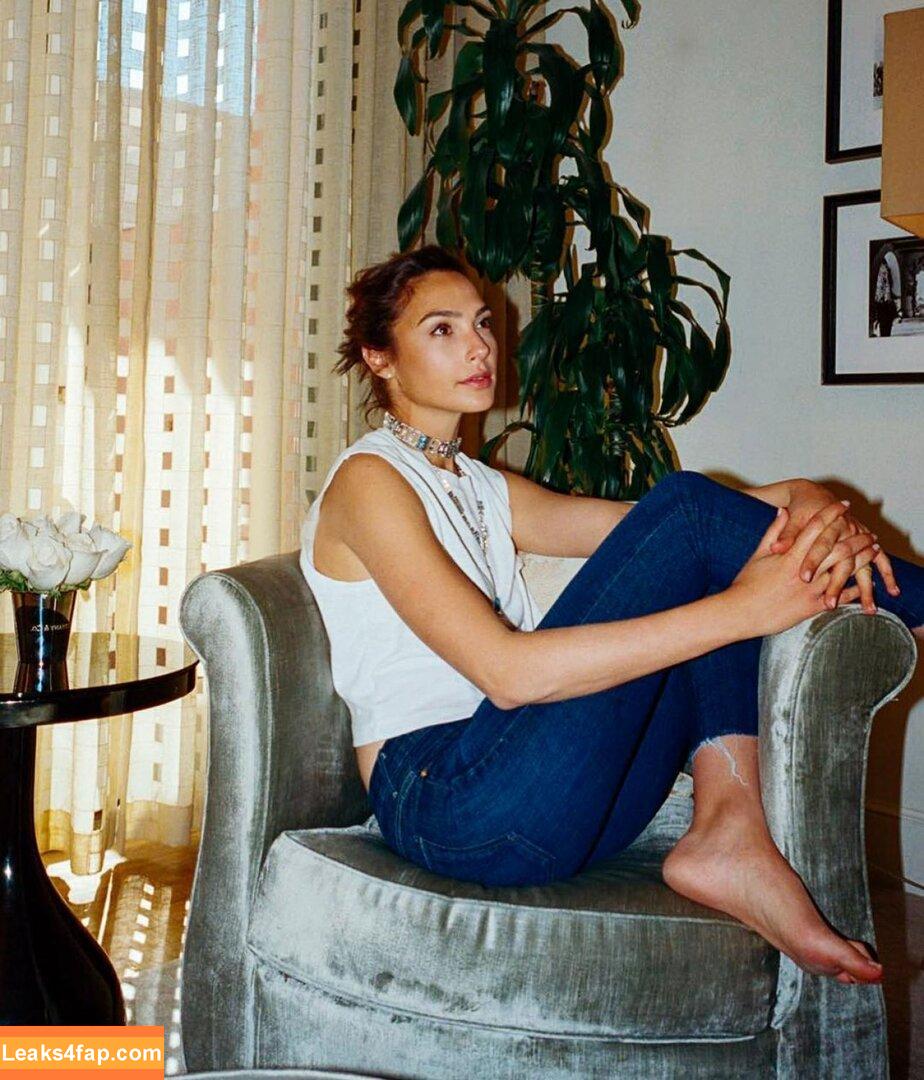 Gal Gadot / gal_gadot / https: / inked_hriss leaked photo photo #0284
