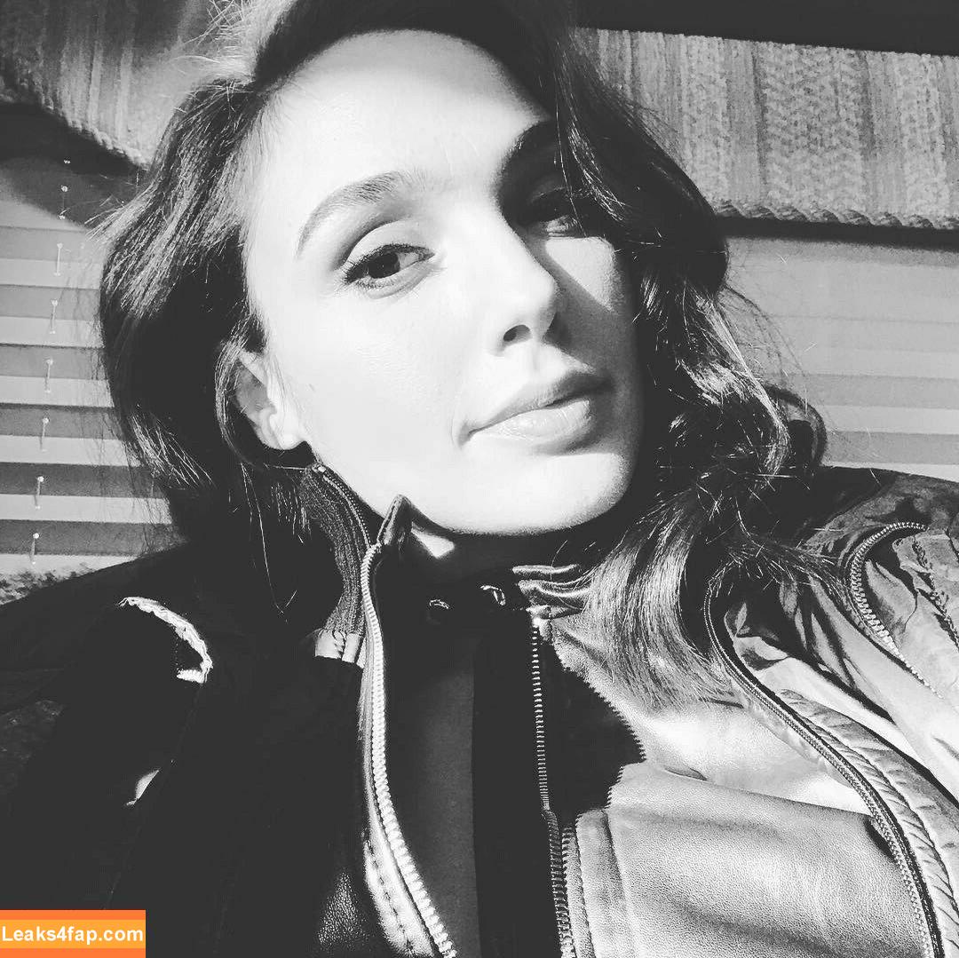 Gal Gadot / gal_gadot / https: / inked_hriss leaked photo photo #0293