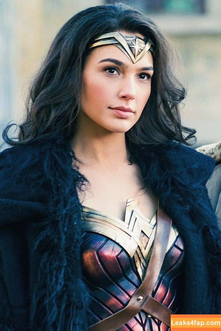 Gal Gadot / gal_gadot / https: / inked_hriss leaked photo photo #0302