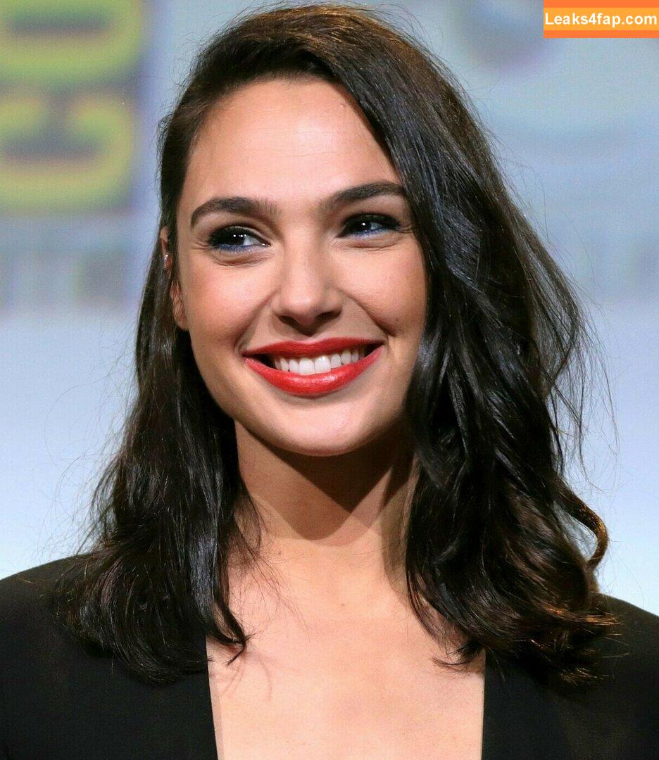 Gal Gadot / gal_gadot / https: / inked_hriss leaked photo photo #0312