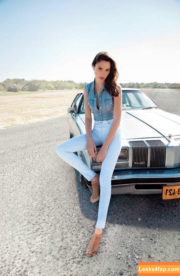 Gal Gadot / gal_gadot / https: / inked_hriss leaked photo photo #0316