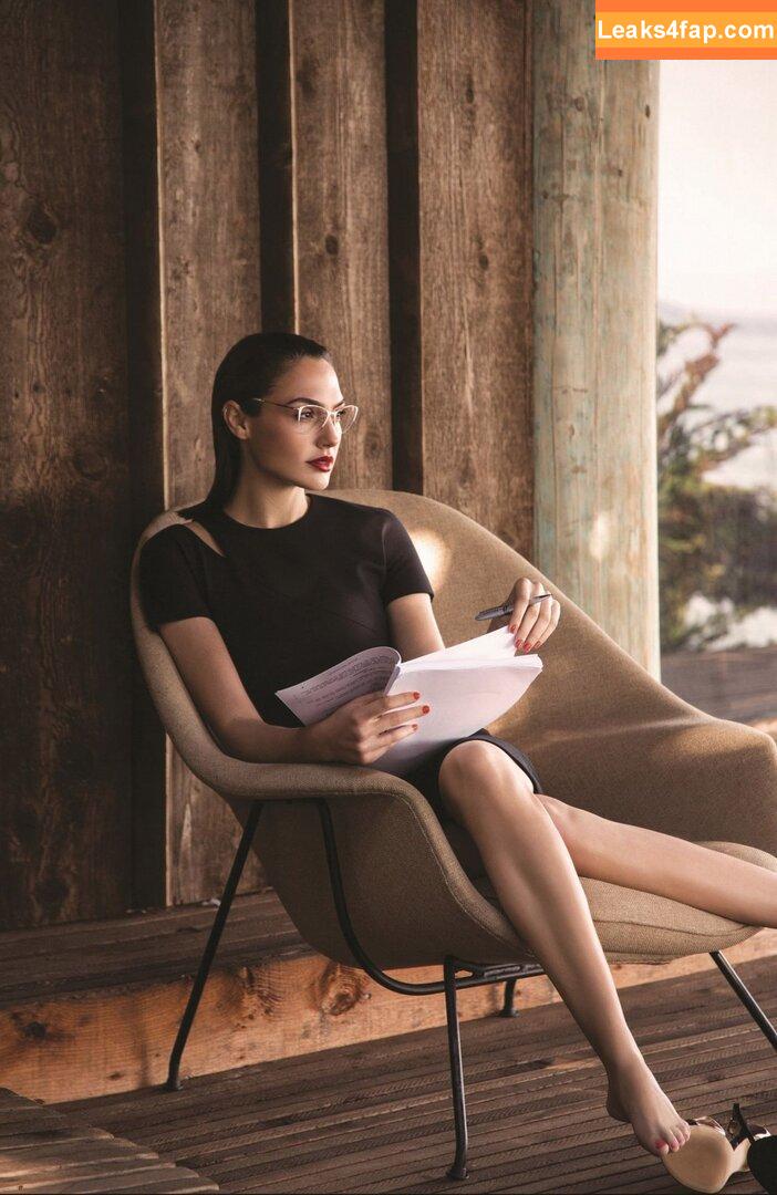 Gal Gadot / gal_gadot / https: / inked_hriss leaked photo photo #0329