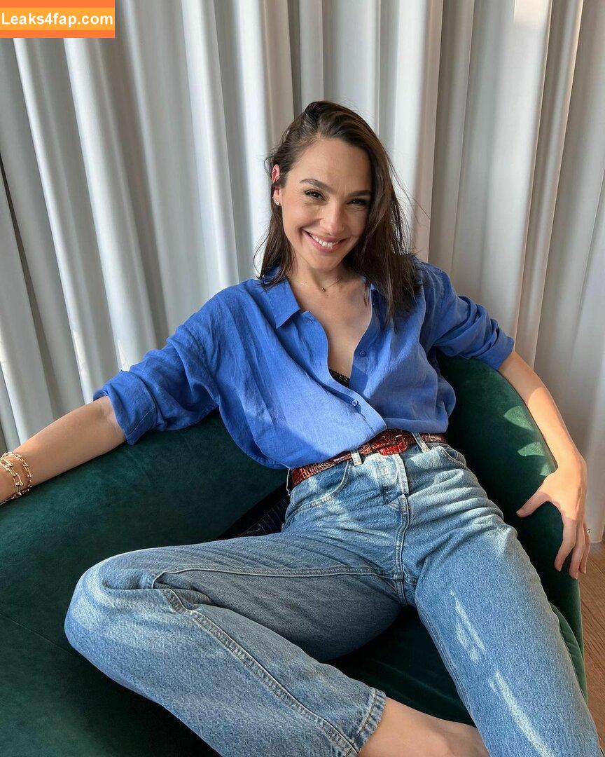 Gal Gadot / gal_gadot / https: / inked_hriss leaked photo photo #0362