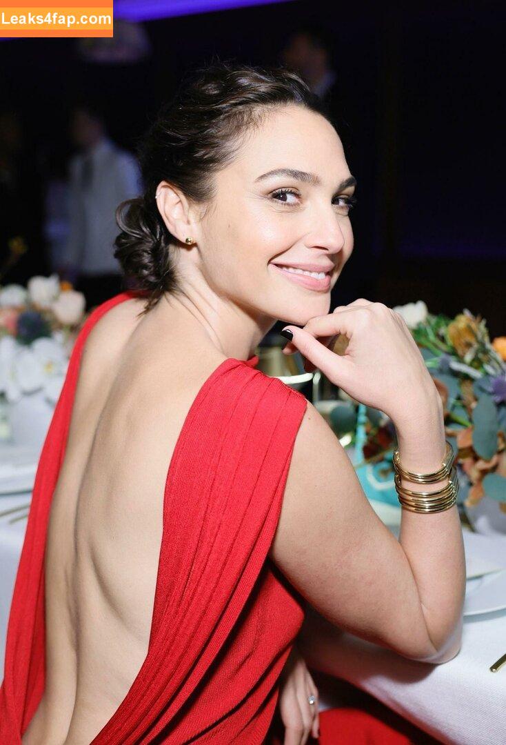 Gal Gadot / gal_gadot / https: / inked_hriss leaked photo photo #0363