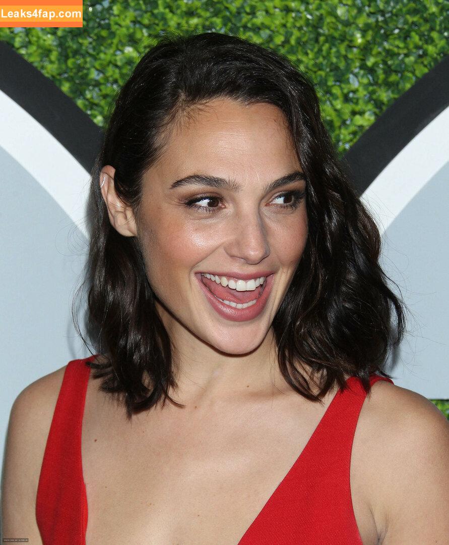 Gal Gadot / gal_gadot / https: / inked_hriss leaked photo photo #0377