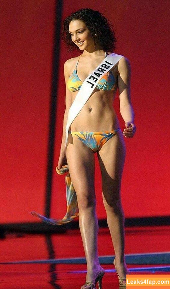 Gal Gadot / gal_gadot / https: / inked_hriss leaked photo photo #0396