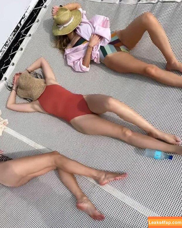 Gal Gadot / gal_gadot / https: / inked_hriss leaked photo photo #0404