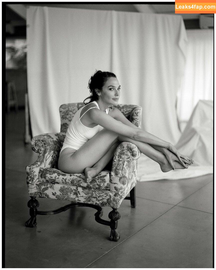 Gal Gadot / gal_gadot / https: / inked_hriss leaked photo photo #0415