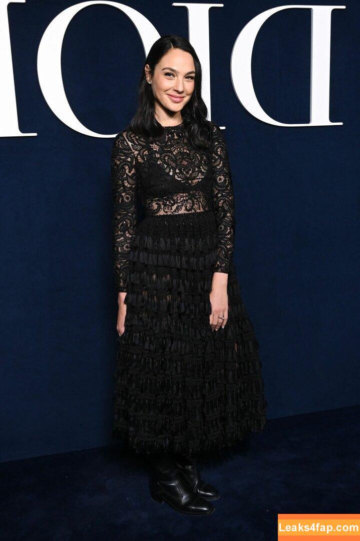 Gal Gadot / gal_gadot / https: / inked_hriss leaked photo photo #0420