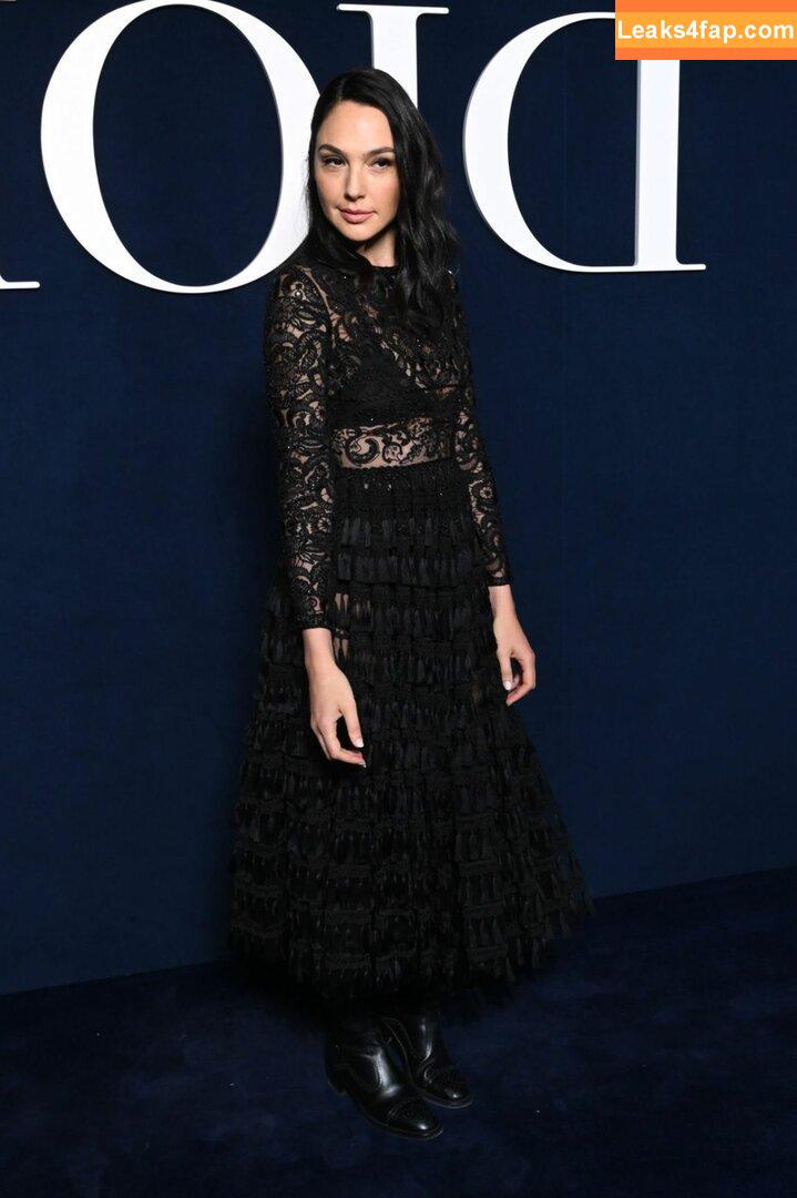 Gal Gadot / gal_gadot / https: / inked_hriss leaked photo photo #0422