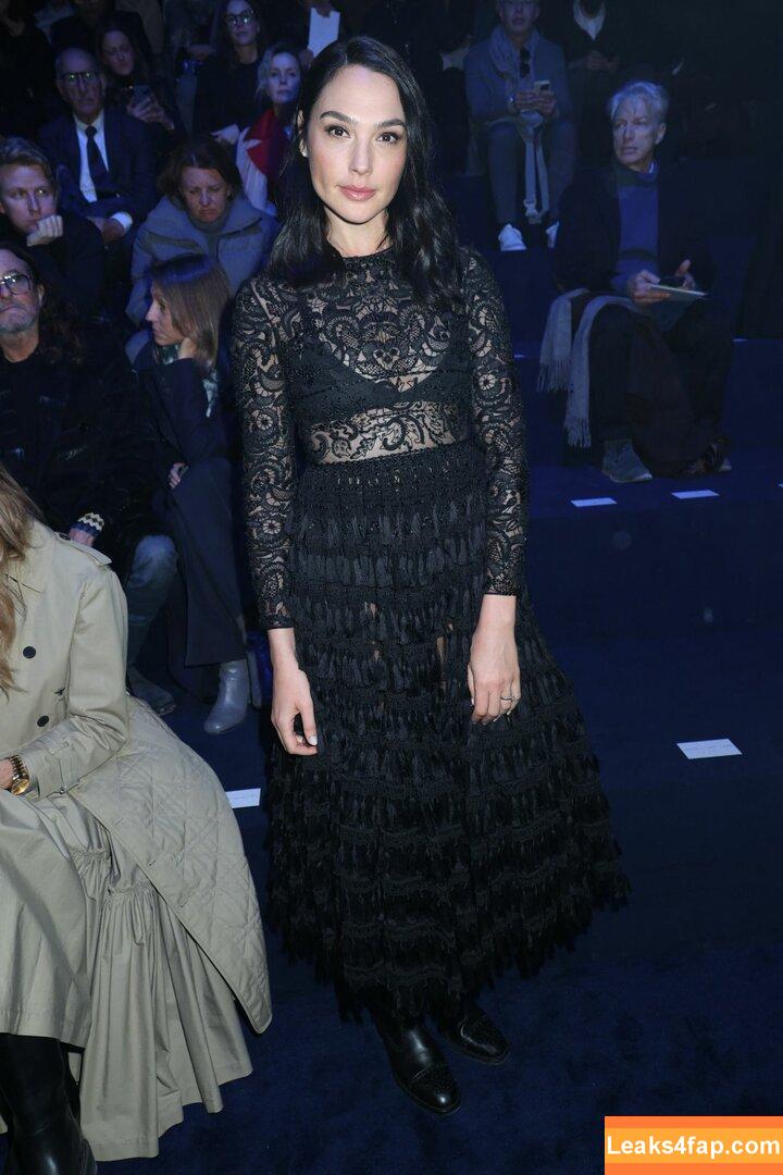 Gal Gadot / gal_gadot / https: / inked_hriss leaked photo photo #0424