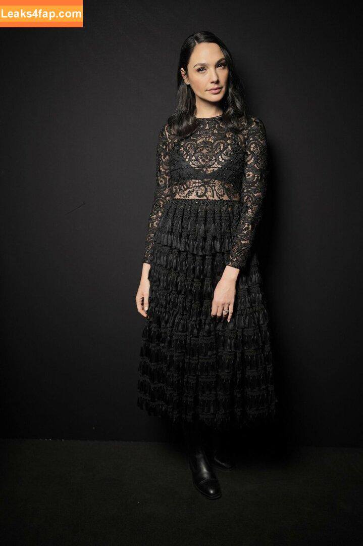 Gal Gadot / gal_gadot / https: / inked_hriss leaked photo photo #0426