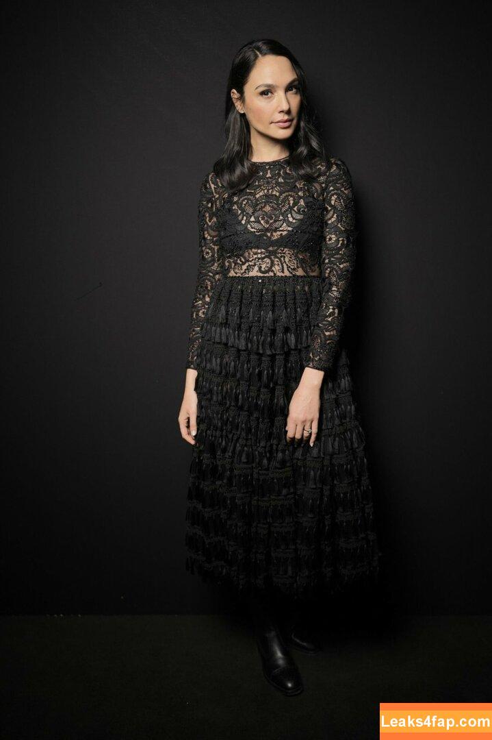 Gal Gadot / gal_gadot / https: / inked_hriss leaked photo photo #0429