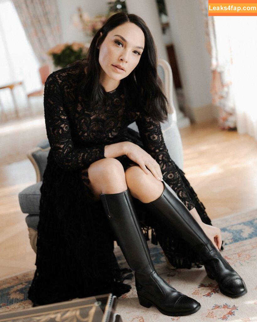 Gal Gadot / gal_gadot / https: / inked_hriss leaked photo photo #0436