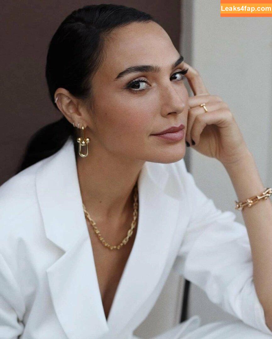 Gal Gadot / gal_gadot / https: / inked_hriss leaked photo photo #0453