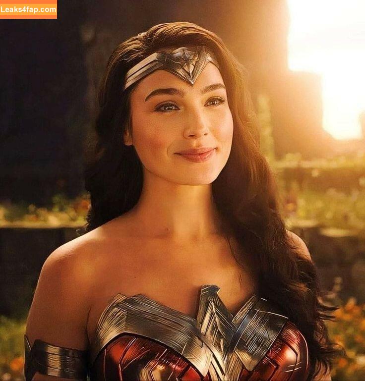 Gal Gadot / gal_gadot / https: / inked_hriss leaked photo photo #0454